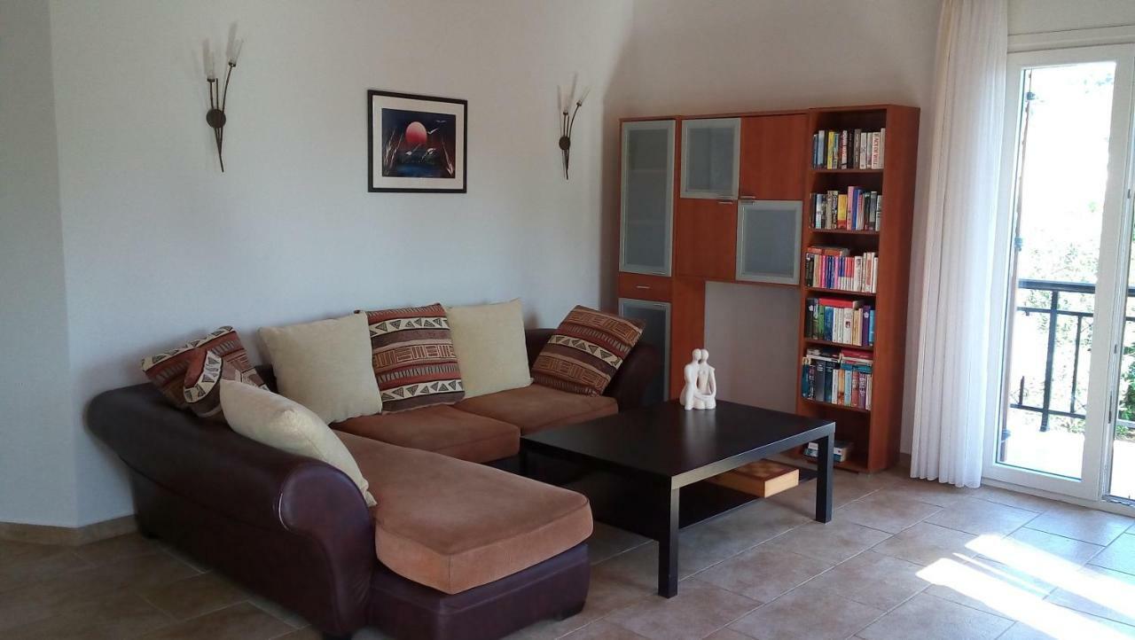 Baronessa's Apartment *
